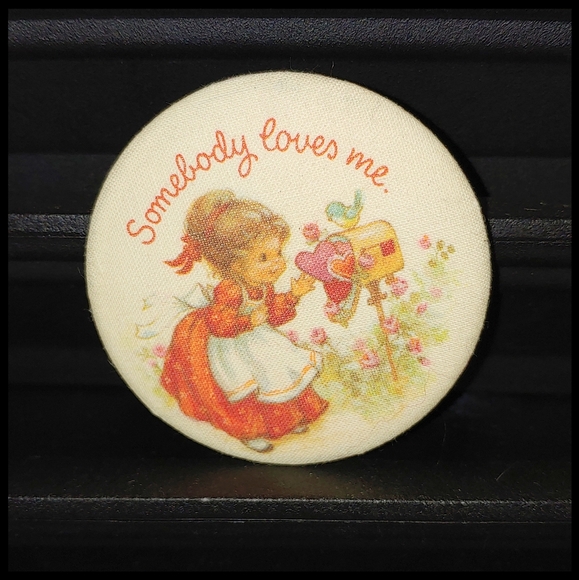 Hallmark Jewelry - Vintage Hallmark Valentines Button Somebody Loves Me
